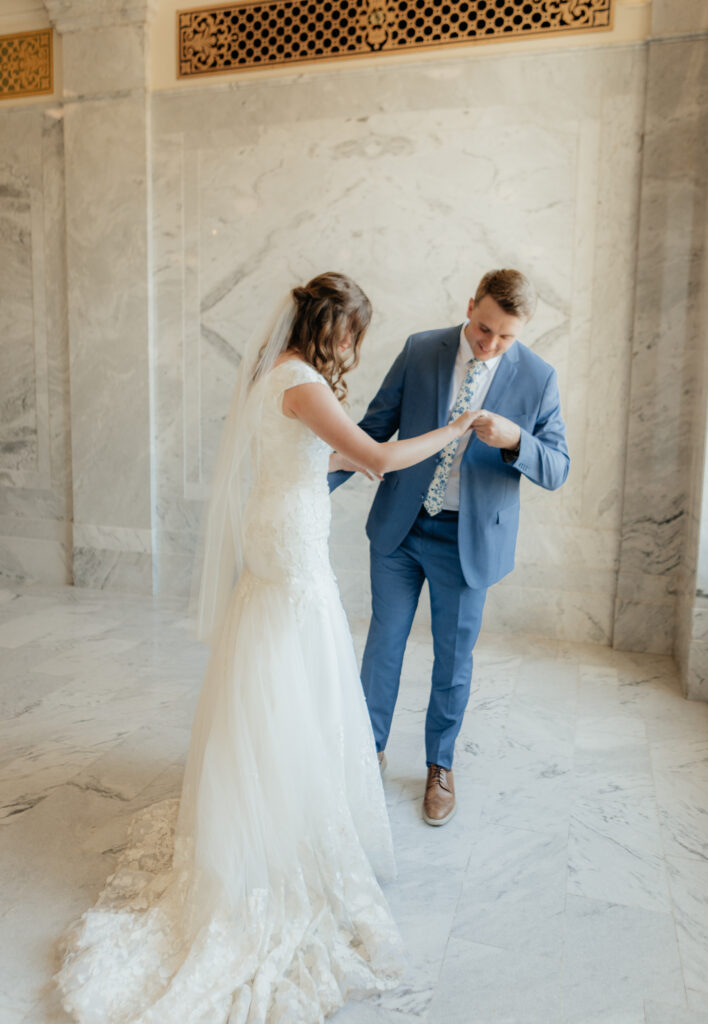 Utah State Capital Photoshoot- Utah State Capital Wedding Photos- Utah wedding photographer 