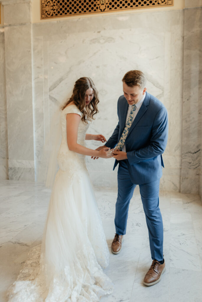 Utah State Capital Photoshoot- Utah State Capital Wedding Photos- Utah wedding photographer 