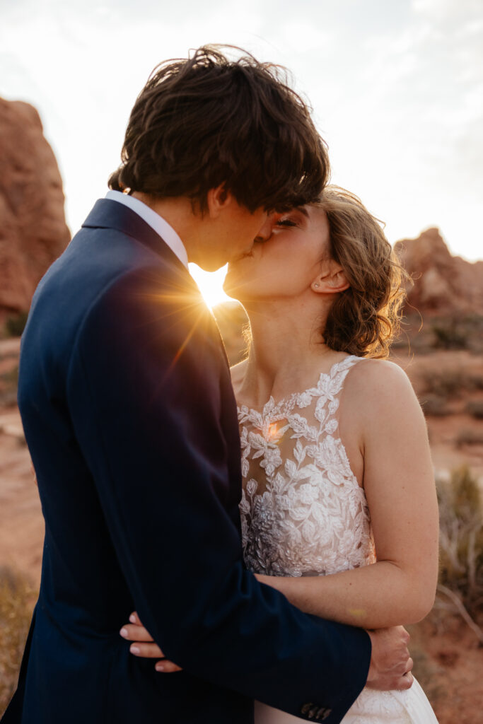 Archway Inn, Moab Utah Wedding. Moab Wedding, Arches National Park Wedding, Arches Elopement, Moab wedding Photographer