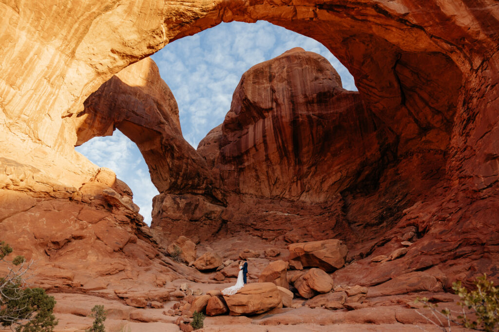 Archway Inn, Moab Utah Wedding. Moab Wedding, Arches National Park Wedding, Arches Elopement, Moab wedding Photographer