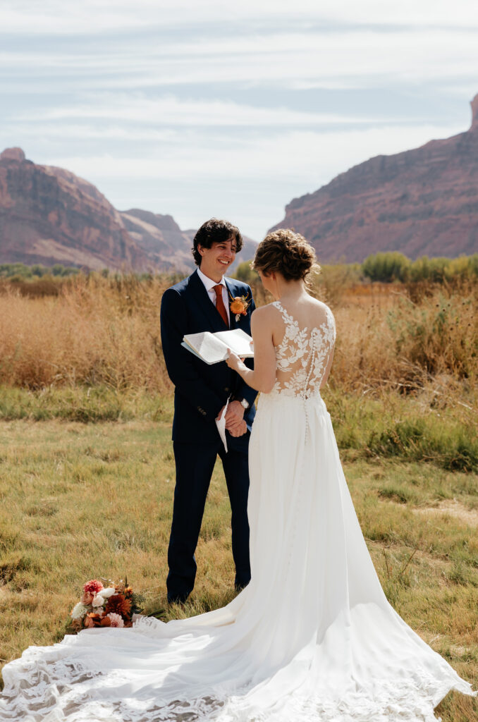 Archway Inn, Moab Utah Wedding. Moab Wedding, Arches National Park Wedding, Arches Elopement, Moab wedding Photographer