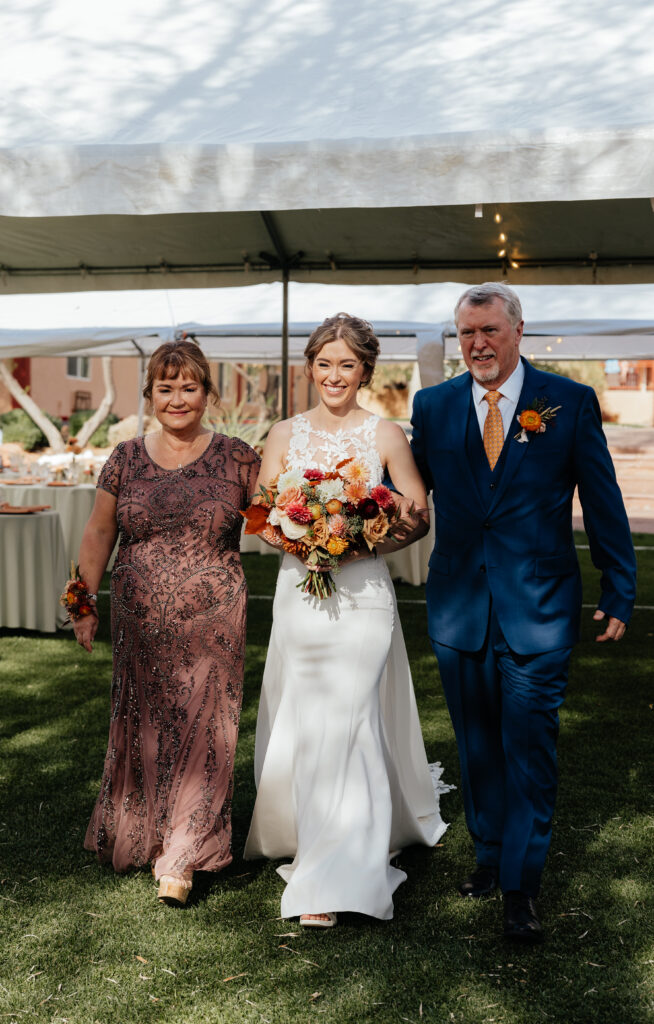 Archway Inn, Moab Utah Wedding. Moab Wedding, Arches National Park Wedding, Arches Elopement, Moab wedding Photographer