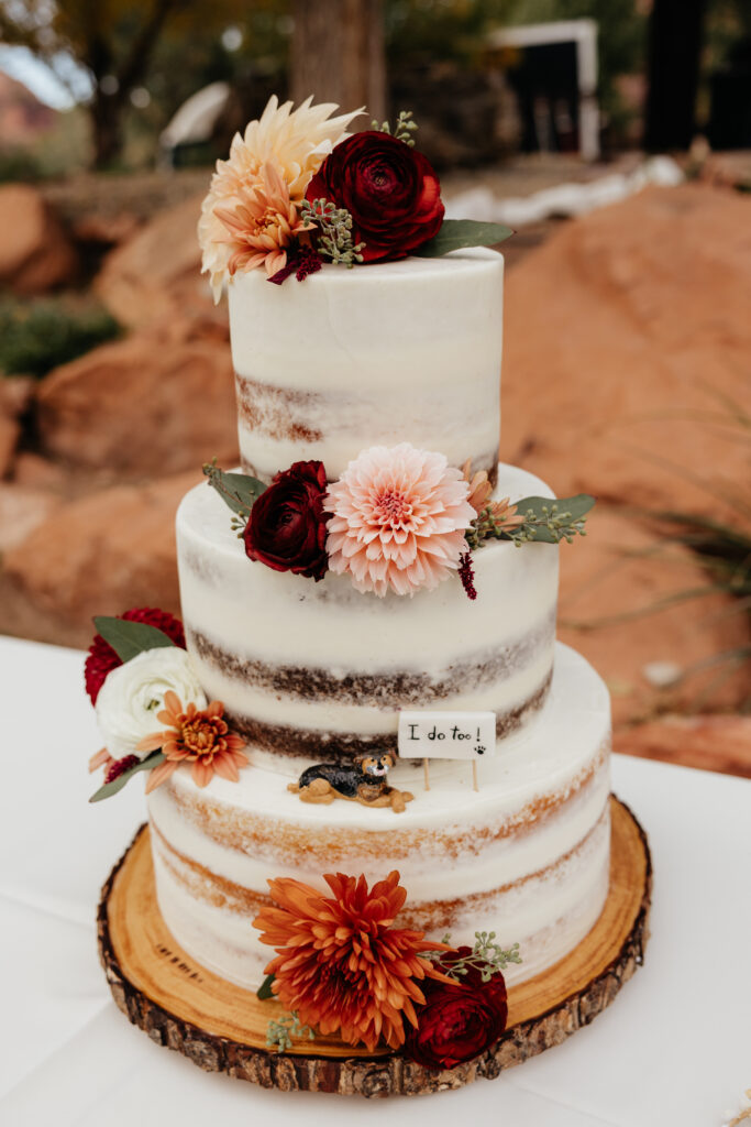 Archway Inn, Moab Utah Wedding. Moab Wedding, Arches National Park Wedding, Arches Elopement, Moab wedding Photographer