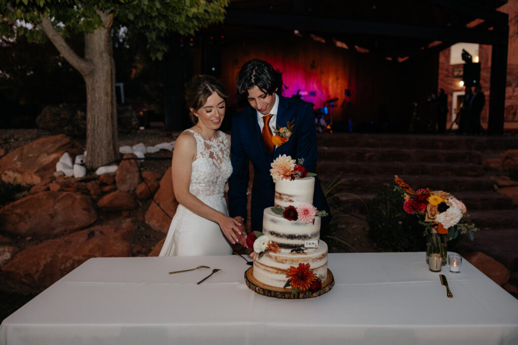 Archway Inn, Moab Utah Wedding. Moab Wedding, Arches National Park Wedding, Arches Elopement, Moab wedding Photographer