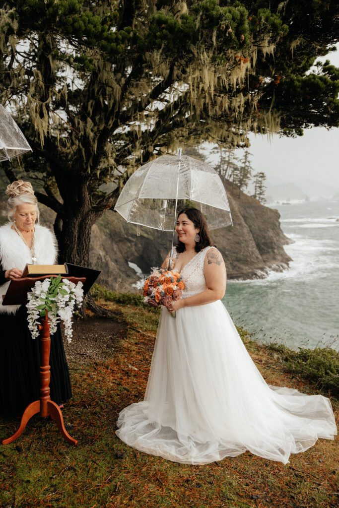 brooking elopement, oregon coast elopement, natural bridges elopement, secret beach elopement, Oregon Elopement photographer