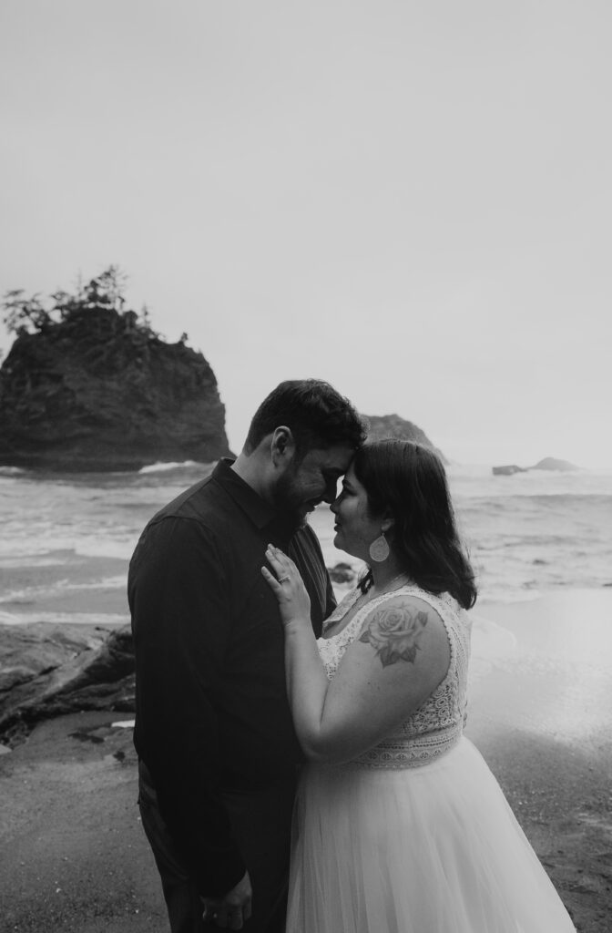 brooking elopement, oregon coast elopement, natural bridges elopement, secret beach elopement, Oregon Elopement photographer