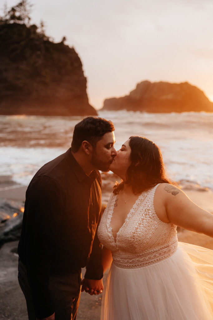 brooking elopement, oregon coast elopement, natural bridges elopement, secret beach elopement, Oregon Elopement photographer