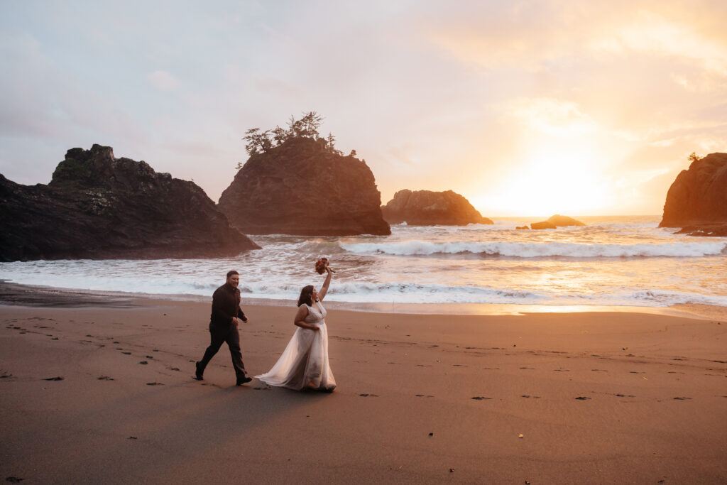 brooking elopement, oregon coast elopement, natural bridges elopement, secret beach elopement, Oregon Elopement photographer