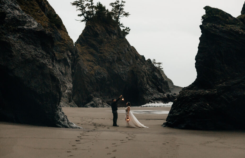 brooking elopement, oregon coast elopement, natural bridges elopement, secret beach elopement, Oregon Elopement photographer