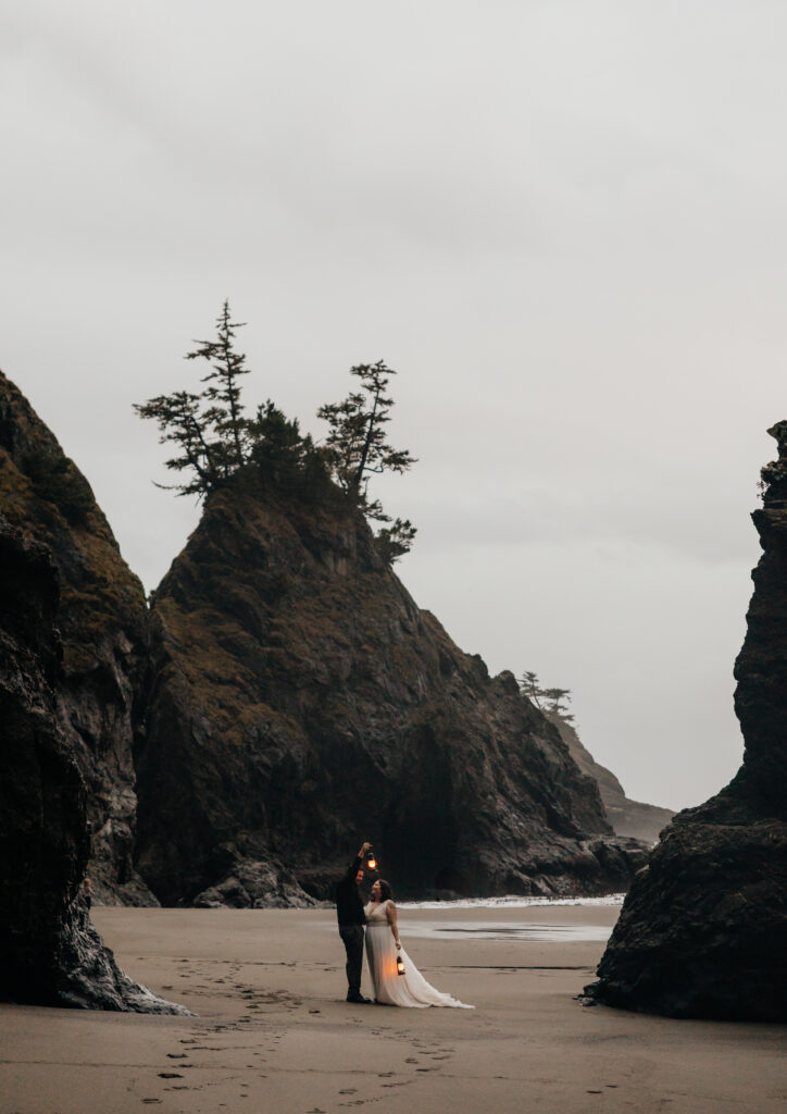 brooking elopement, oregon coast elopement, natural bridges elopement, secret beach elopement, Oregon Elopement photographer