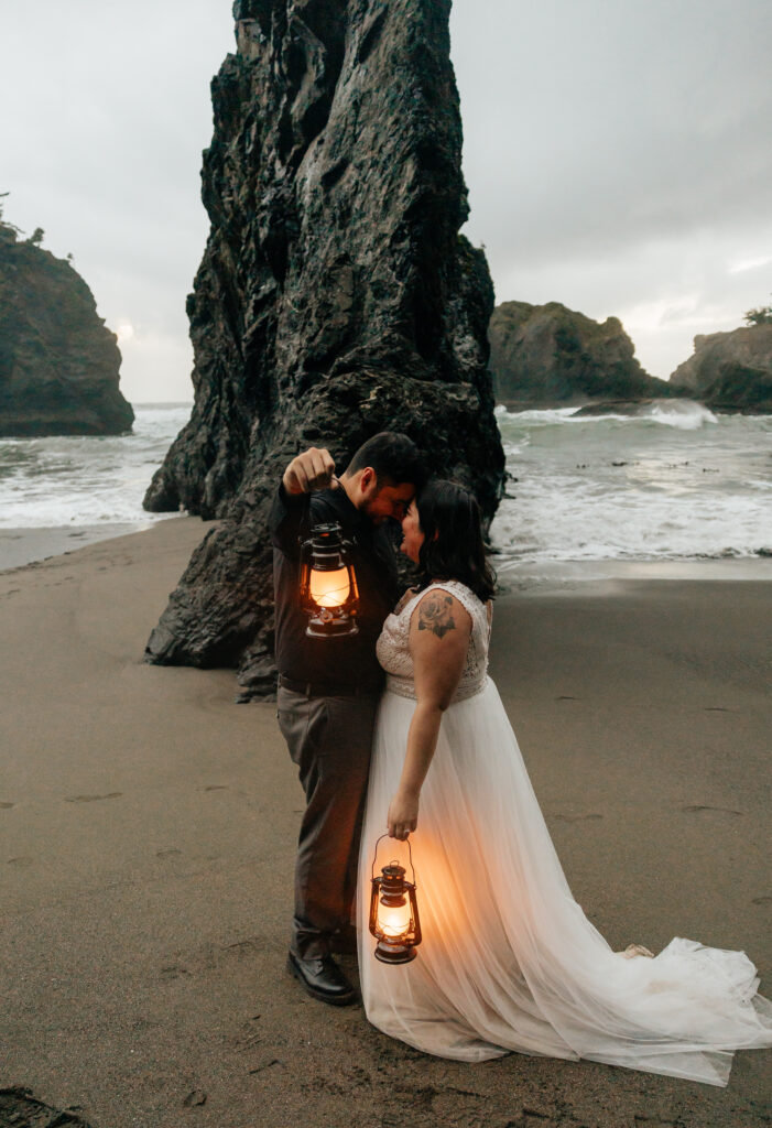 brooking elopement, oregon coast elopement, natural bridges elopement, secret beach elopement, Oregon Elopement photographer