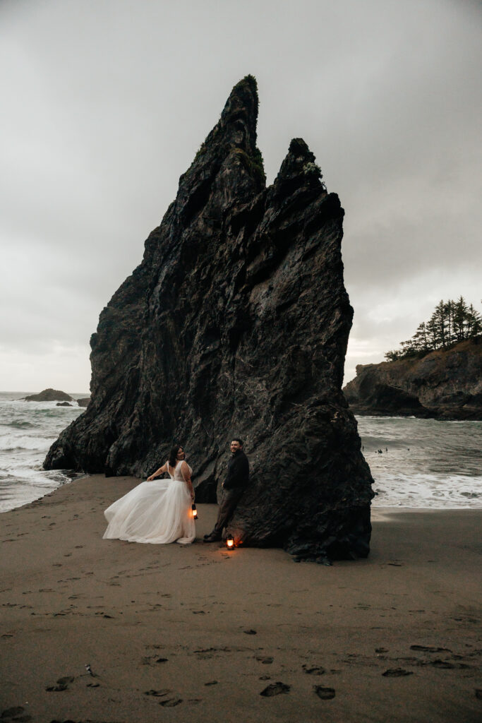 brooking elopement, oregon coast elopement, natural bridges elopement, secret beach elopement, Oregon Elopement photographer