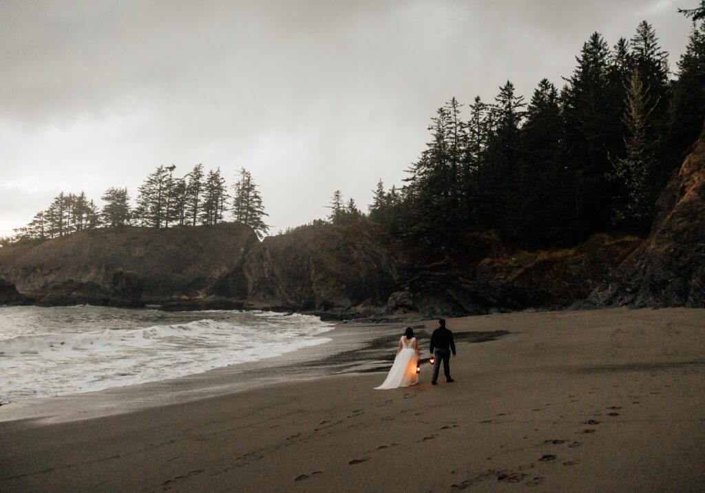 brooking elopement, oregon coast elopement, natural bridges elopement, secret beach elopement, Oregon Elopement photographer