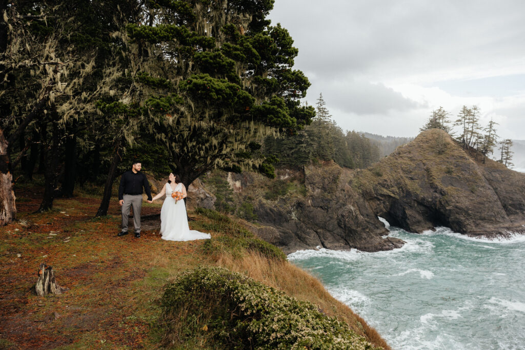 brooking elopement, oregon coast elopement, natural bridges elopement, secret beach elopement, Oregon Elopement photographer