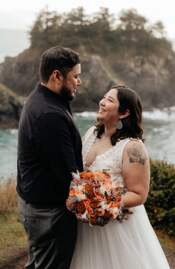 brooking elopement, oregon coast elopement, natural bridges elopement, secret beach elopement, Oregon Elopement photographer