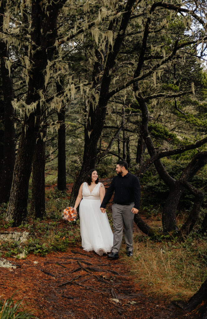 brooking elopement, oregon coast elopement, natural bridges elopement, secret beach elopement, Oregon Elopement photographer