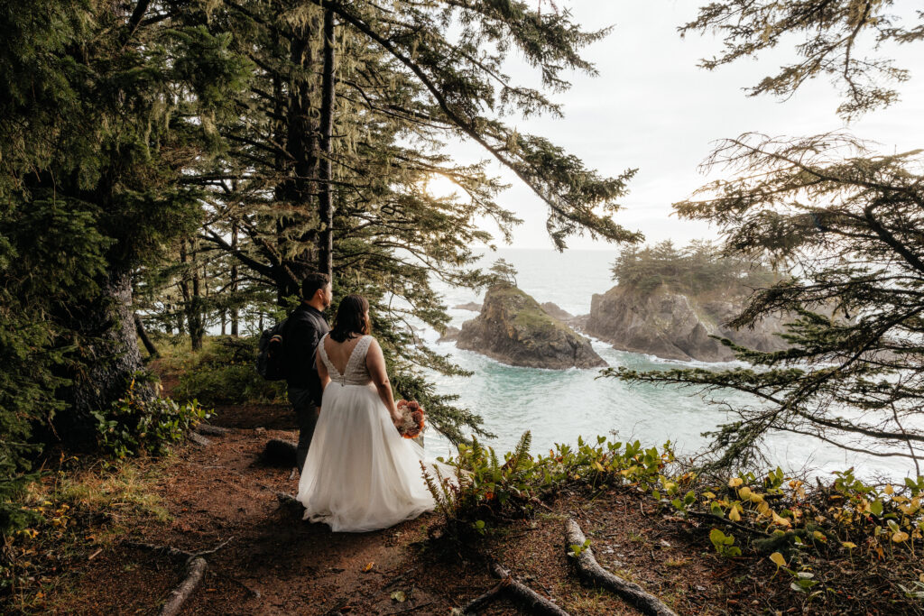 brooking elopement, oregon coast elopement, natural bridges elopement, secret beach elopement, Oregon Elopement photographer