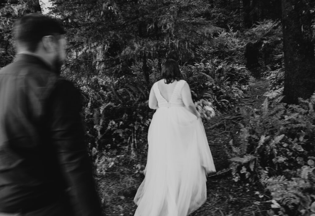 brooking elopement, oregon coast elopement, natural bridges elopement, secret beach elopement, Oregon Elopement photographer